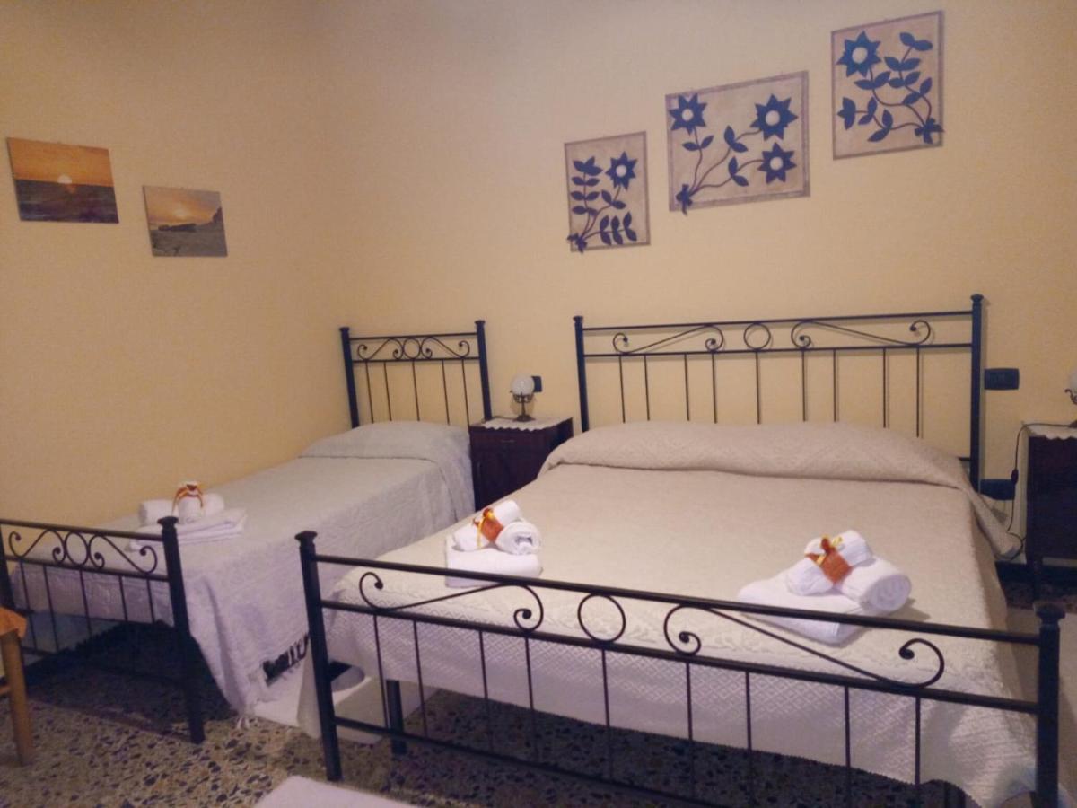 L'Agrifoglio Di Emy Bed & Breakfast Guspini Eksteriør bilde