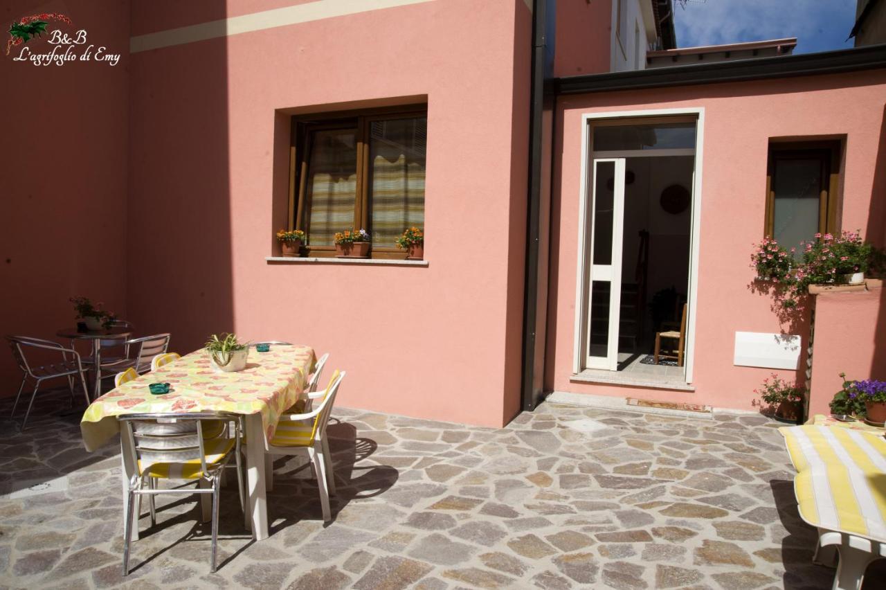 L'Agrifoglio Di Emy Bed & Breakfast Guspini Eksteriør bilde