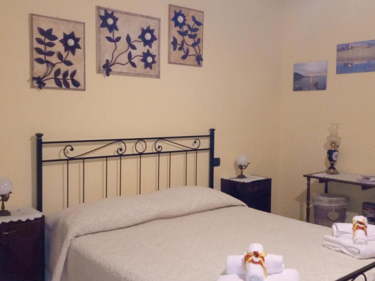 L'Agrifoglio Di Emy Bed & Breakfast Guspini Eksteriør bilde