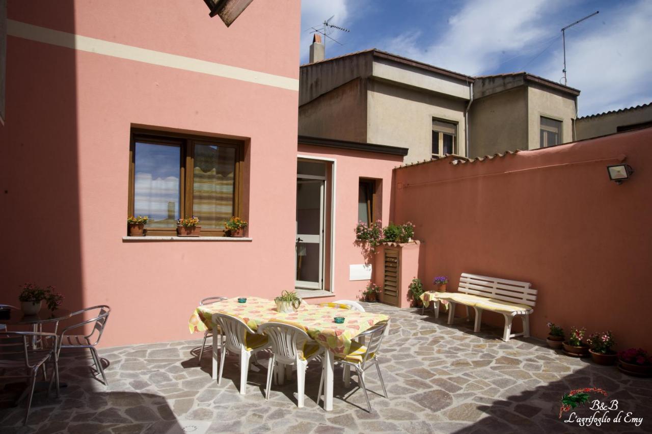 L'Agrifoglio Di Emy Bed & Breakfast Guspini Eksteriør bilde