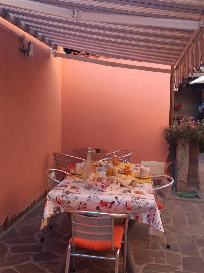L'Agrifoglio Di Emy Bed & Breakfast Guspini Eksteriør bilde